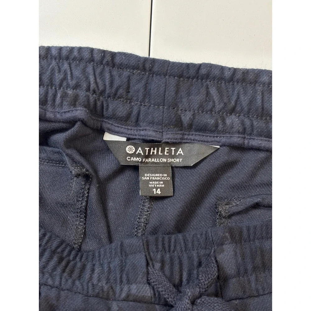 Athleta Camo Farallon Short Navy Blue Camouflage Cotton Blend‎ Womens Size 14